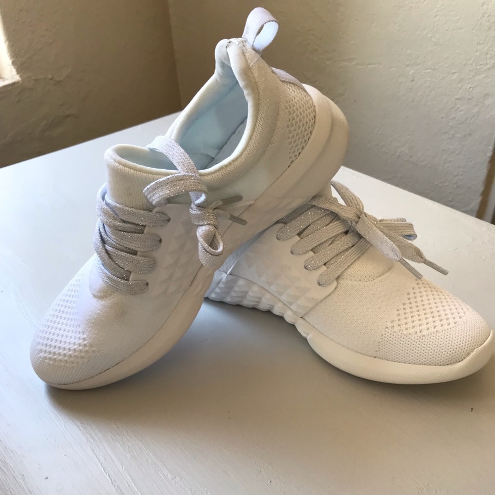 Qupid white sneakers